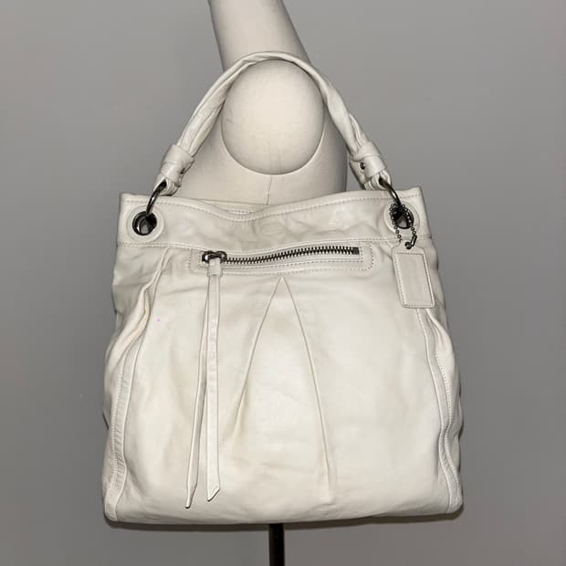 🎉SALE🎉 COACH AllWhite shoulder bag