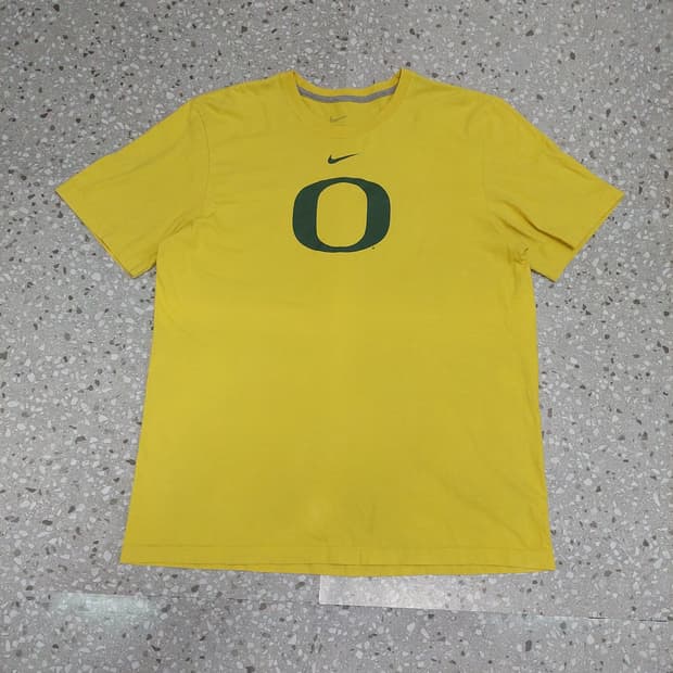 Vintage Nike Oregon Ducks T-shirts