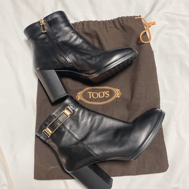 토즈 앵클 부츠 235