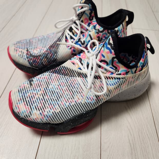 나이키 운동화  에어 줌 슈퍼렙 BQ7043-004 러닝화 사이즈240
