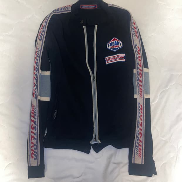 히스테릭 글래머 니트 집업