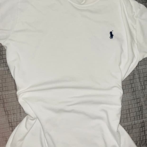 폴로 흰색 반팔