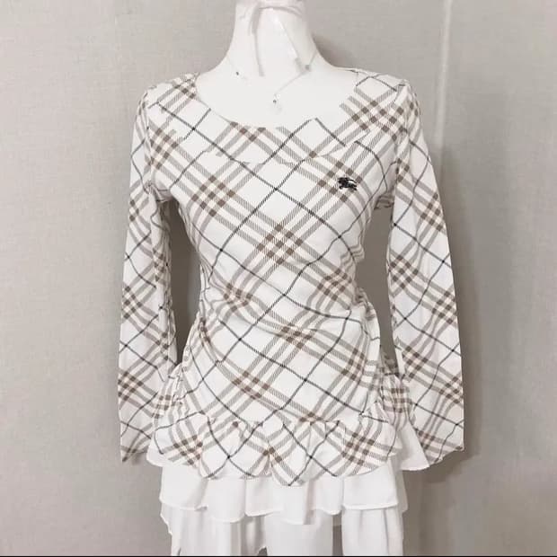 버버리 블루라벨 빈티지 체크 라떼 롱슬리브