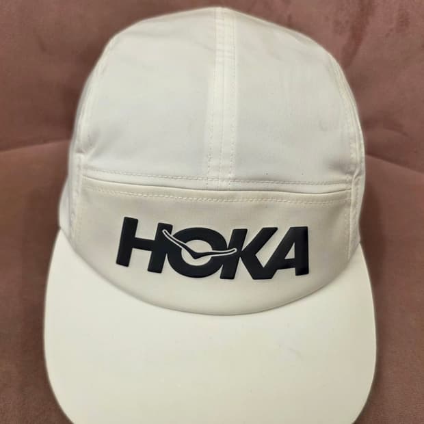 (OS)HOKA ONE ONE 호카 퍼포먼스 러닝 5패널 캡 화이트