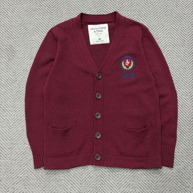 아베크롬비앤피치 자수 로고 니트 가디건 v2602