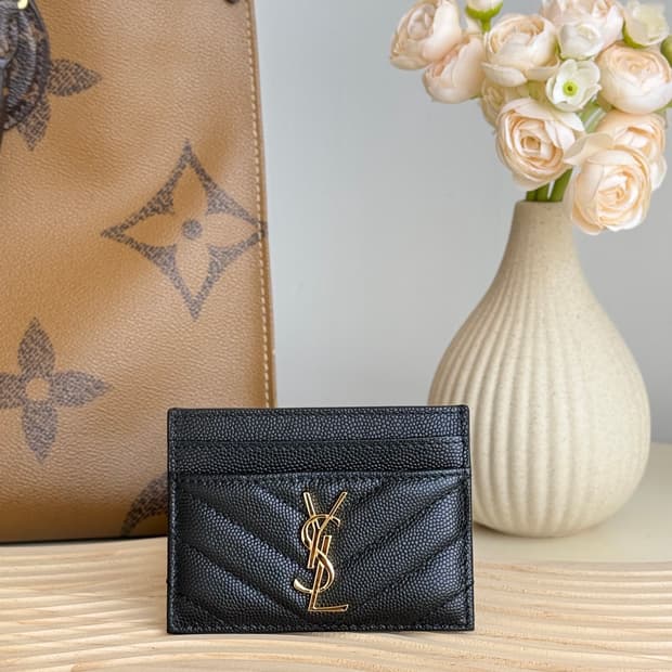 생로랑 그랑 드 뿌드르 텍스쳐드 마틀라세 레더 카산드라 마틀라세 카드 케