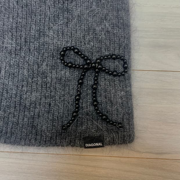 다이애그널 앙고라 비니+리본 브로치