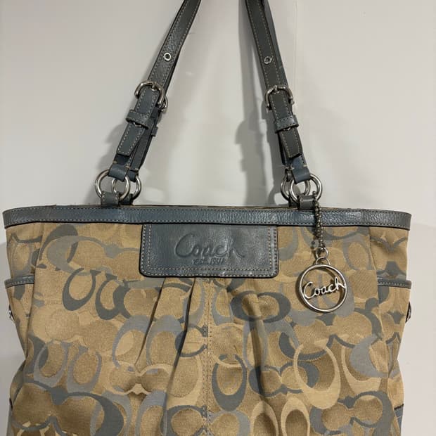 코치 시그니처 숄더백 Y2K