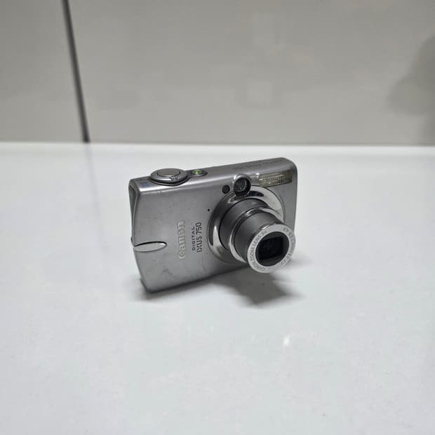 캐논 익서스750 ixus750 아일릿 원희 디카 카메라