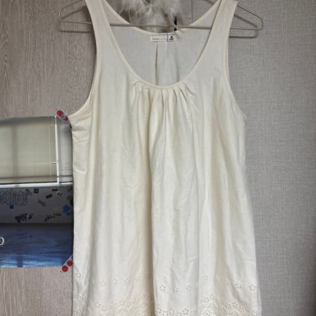 카메 빈티지 사만사모스모스 SM2 아이보리 자수 셔링 슬리브리스 나시