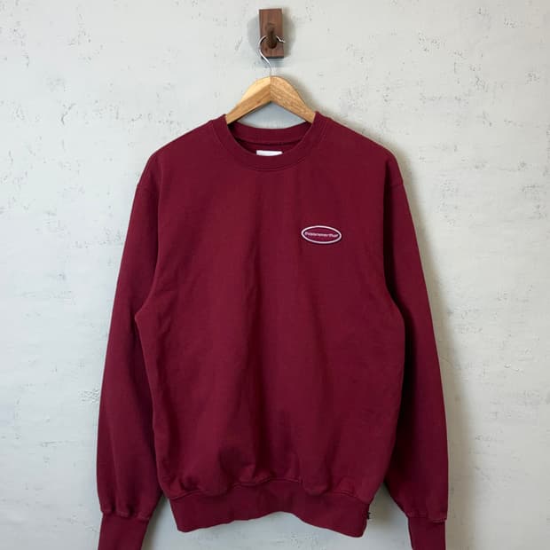 디스이즈네버댓 버건디 로고 맨투맨