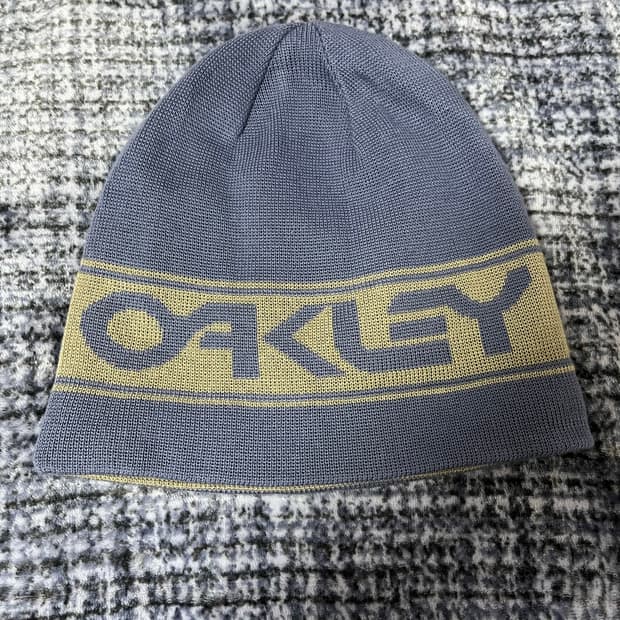 오클리 리버시블 비니