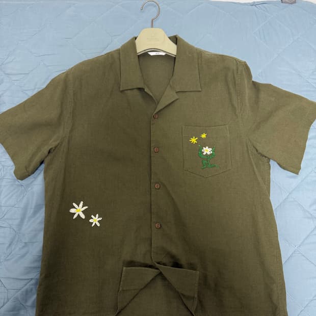 [L] STU 24ss Flower Beads Shirt_카키