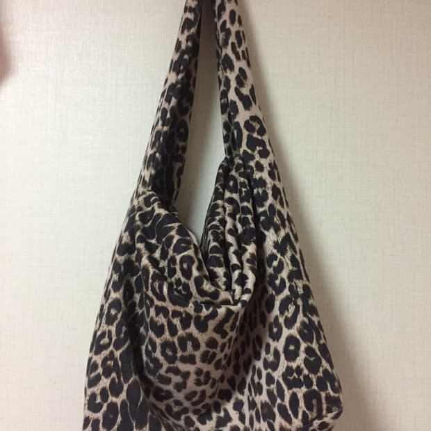 지그재그 호피 숄더백 호보백