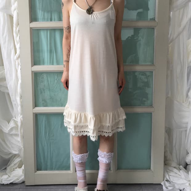 Crochet trimming layer sleeveless onepie