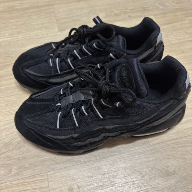 꼼데가르송 옴므 플러스 x 나이키 에어맥스 95 블랙