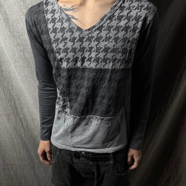 5351 POUR LES HOMMES V-Neck Sleeve