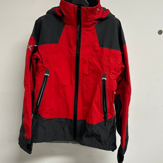 Montura 몬츄라 등산 여성 바람막이 S