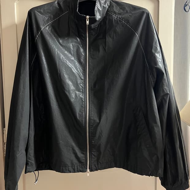 Matin Kim 마뗑킴 코팅 블랙 바람막이 자켓