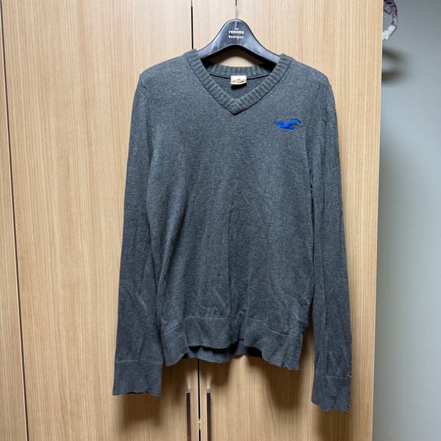 홀리스터 Hollister 슬림핏 브이넥 니트 M