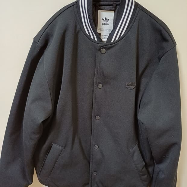 아디다스 엠브로이더드 코치 자켓