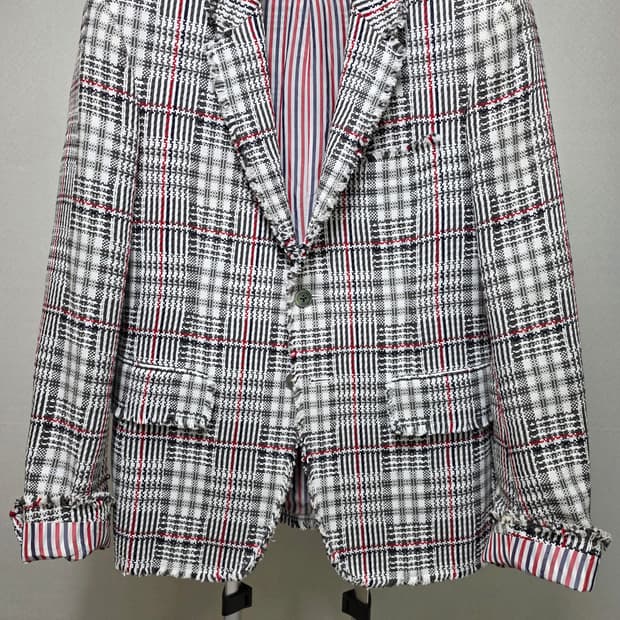 톰브라운 트위드 체크 자켓 국내매장판