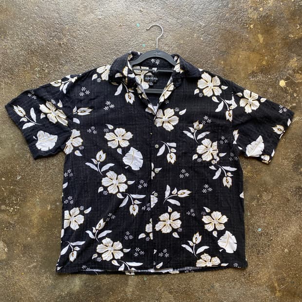 빈티지 블랙 플라워 반팔 셔츠