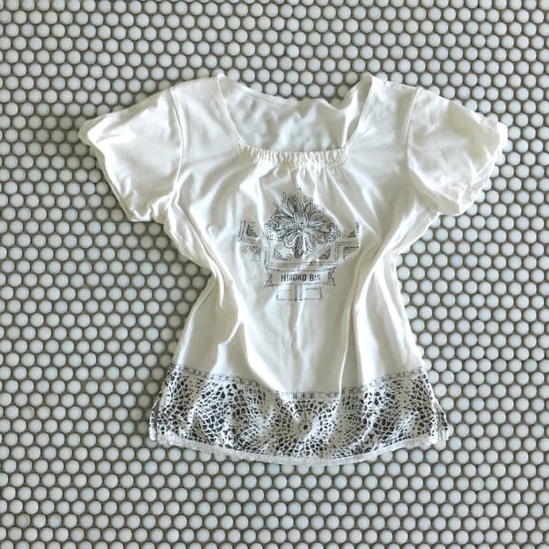 lace trim graphic top