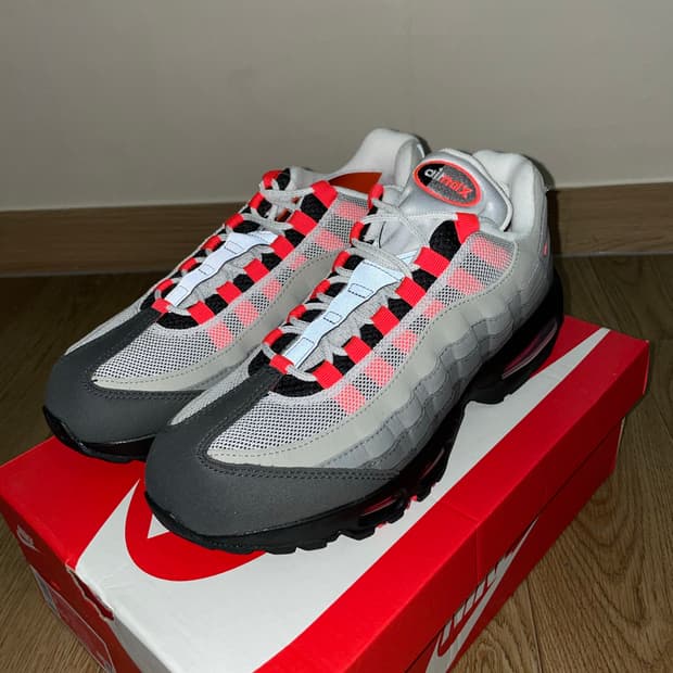 (새상품) 나이키 에어맥스95 OG 솔라레드 (270)