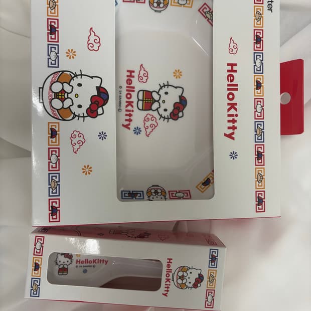 산리오 헬로키티 멜라닌 접시 식기 세트