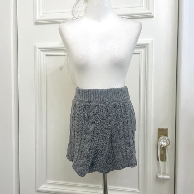 charcoal twist basic short pants