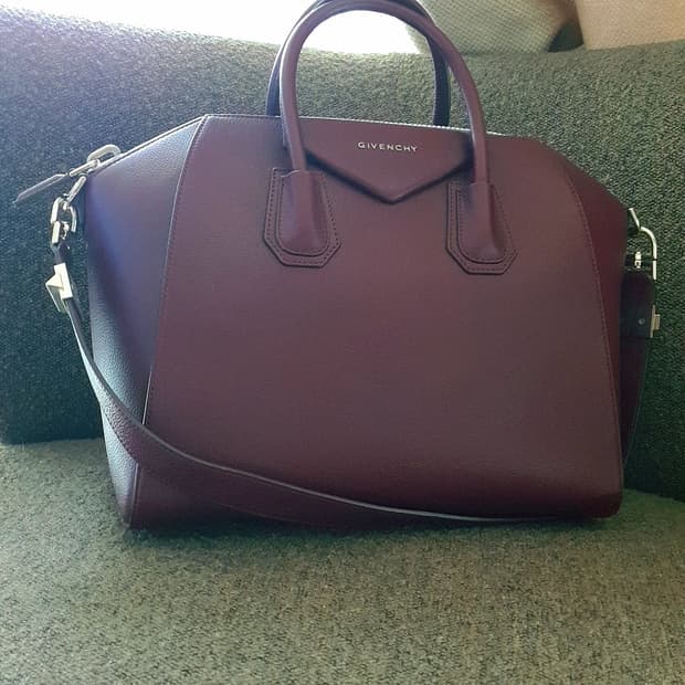 Givenchy 지방시 안티고나 미디움 버건디 고트스킨