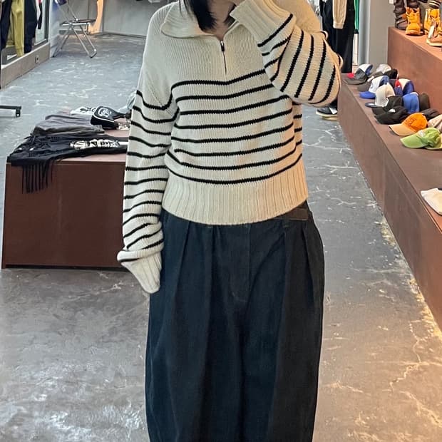 더오픈프로덕트 스트라이프 반집업 니트 H1068