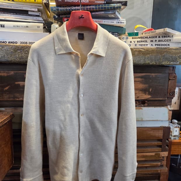 이롤로 니트셔츠