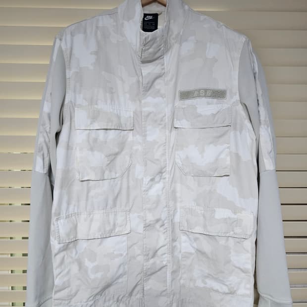 나이키 NSW 화이트 카모 밀리터리 자켓 XXL(110)