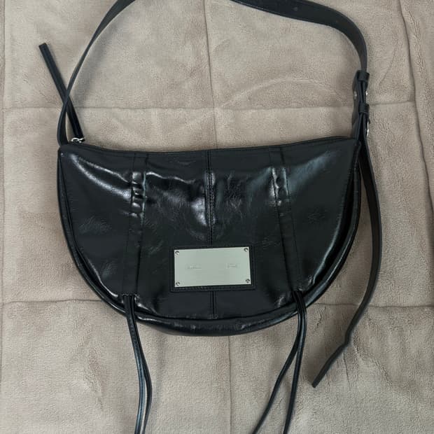 마뗑킴 하프 셔링 리본 라운드백