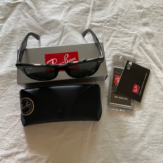 Ray-Ban Wayfarer RB2140F