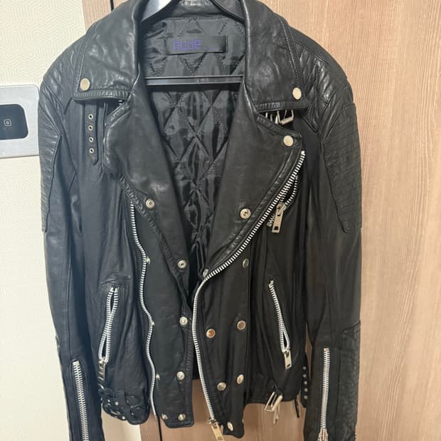 가죽자켓팝니다