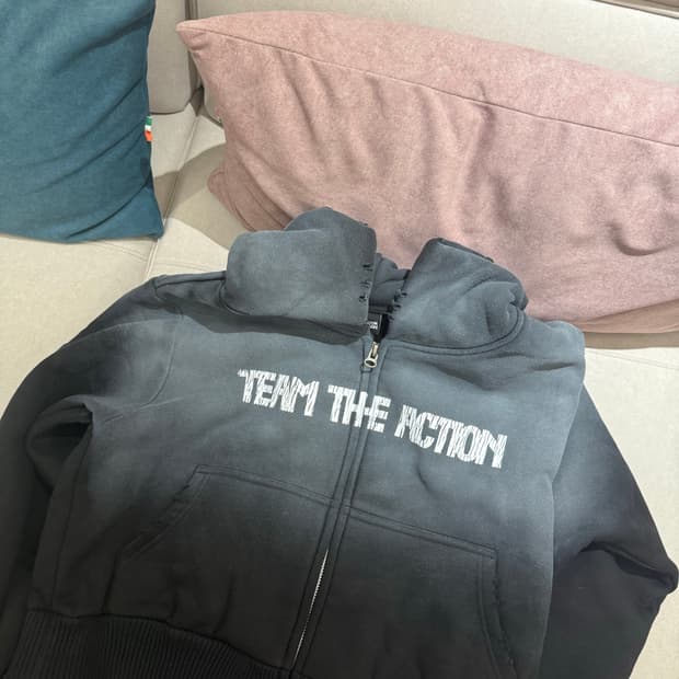 the action 후드집업