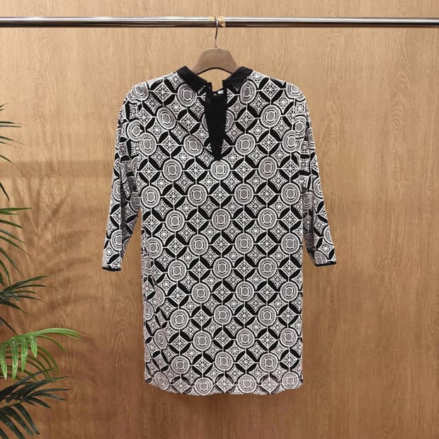 폴스미스 미니 원피스 기하학 자수 레이스 패턴 디테일 블랙 배색