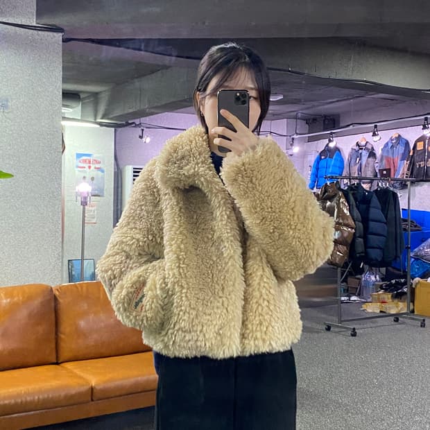 랭글러 베이직 인조모피 크롭 자켓 B4088