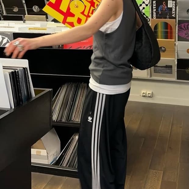 (새상품) 아디다스 클래식 파이어버드 루즈 트랙 팬츠 블랙 L
