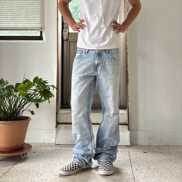 Levi’s 527 부츠컷 연청 워싱 데님 팬츠