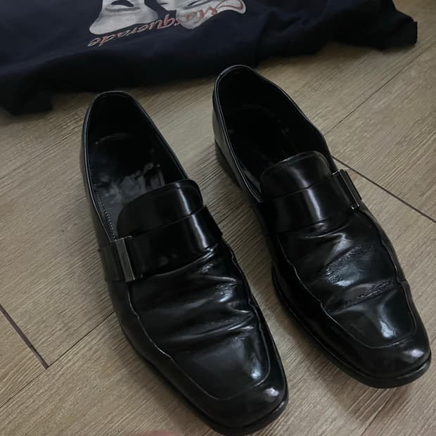 프라다 버클 레더 로퍼 uk6