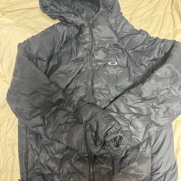 오클리 경량패딩 