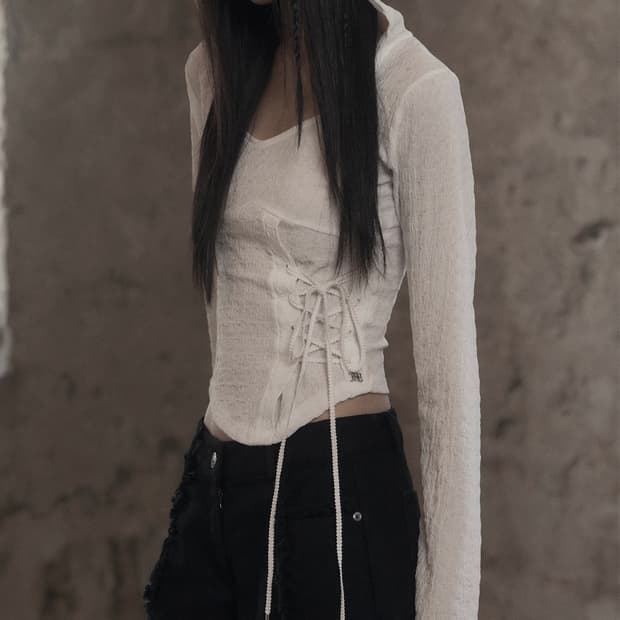 새상품) 므넴  mnem Diamond Neck Corset Hoodie