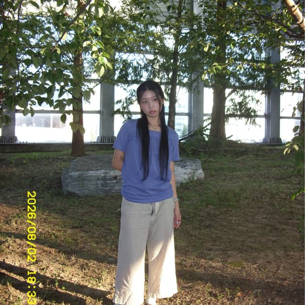 펀칭 포인트 넥 퍼플 반팔티