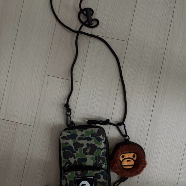 베이프 카모플라쥬 핸드폰가방