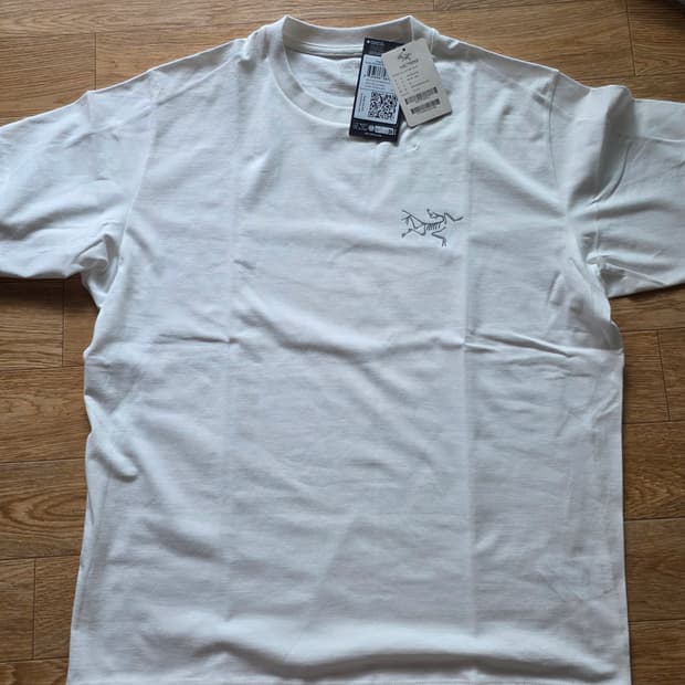 아크테릭스 흰색 반팔