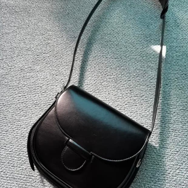 르메르 카트리지 스포츠백 블랙
